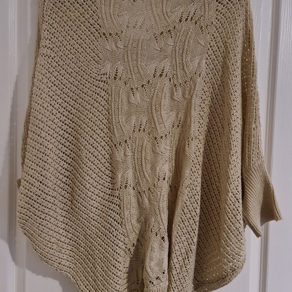 Beige Sweatshirt - Picture 2 of 5